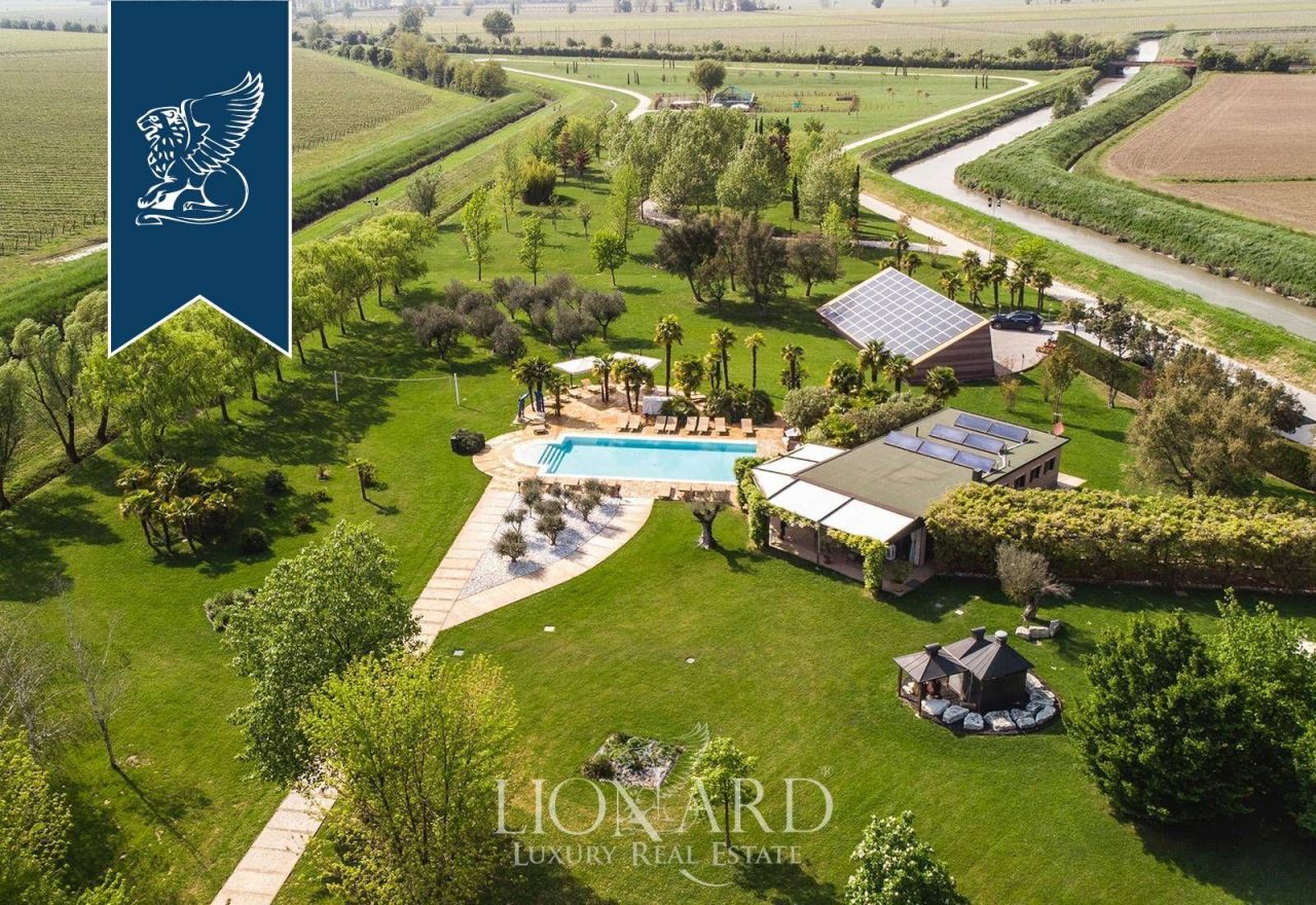 Вилла в Венеции, Италия, 1 150 м² - фото 12