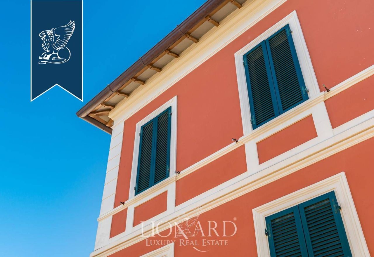 Вилла в Форте деи Марми, Италия, 400 м² - фото 12