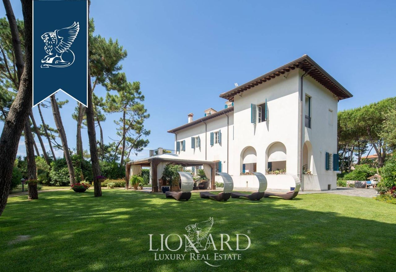 Вилла в Массе, Италия, 1 100 м² - фото 12