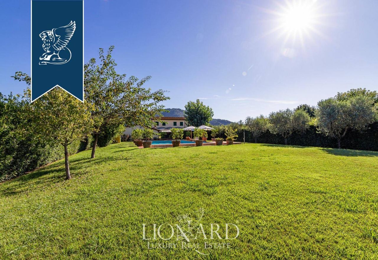 Вилла в Массарозе, Италия, 478 м² - фото 12