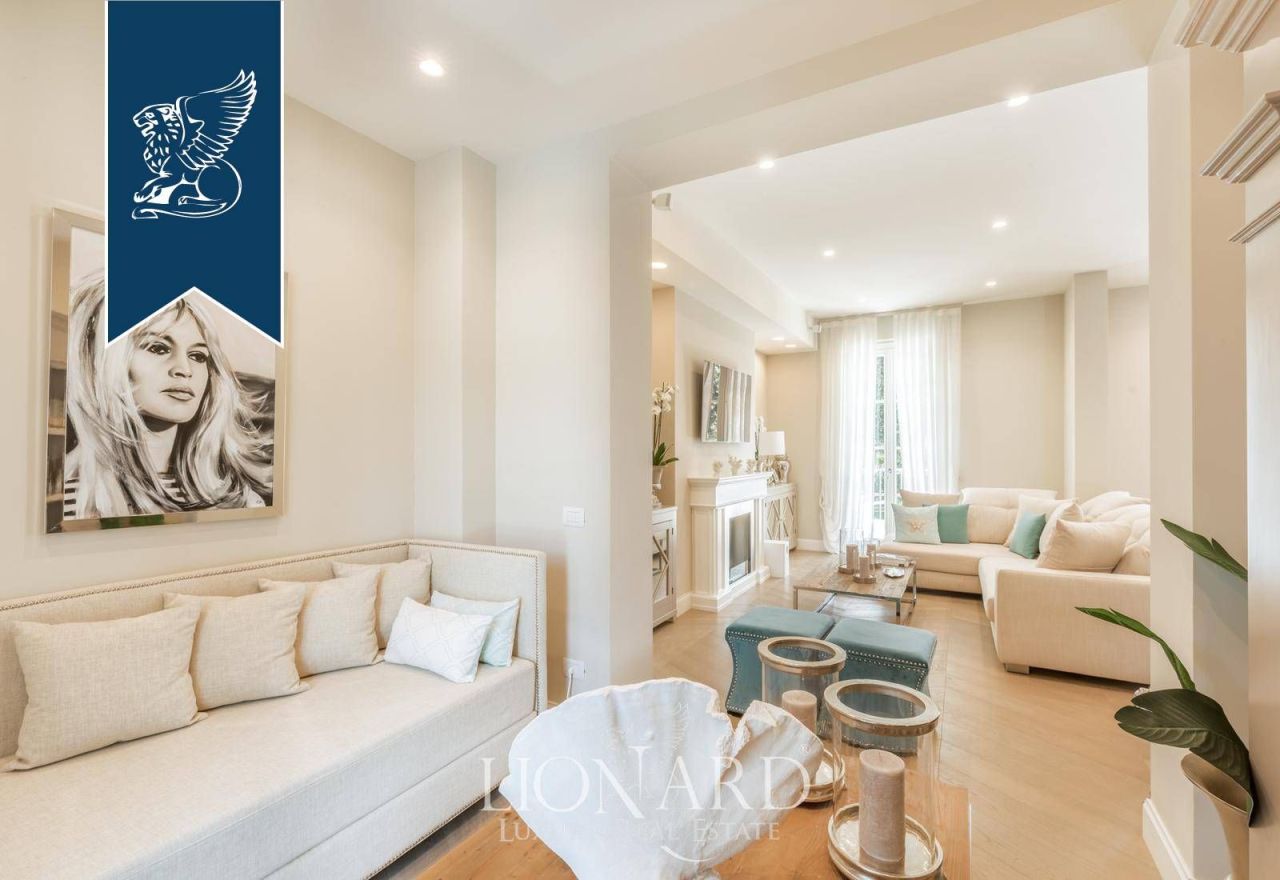 Вилла в Пьетрасанте, Италия, 350 м² - фото 12