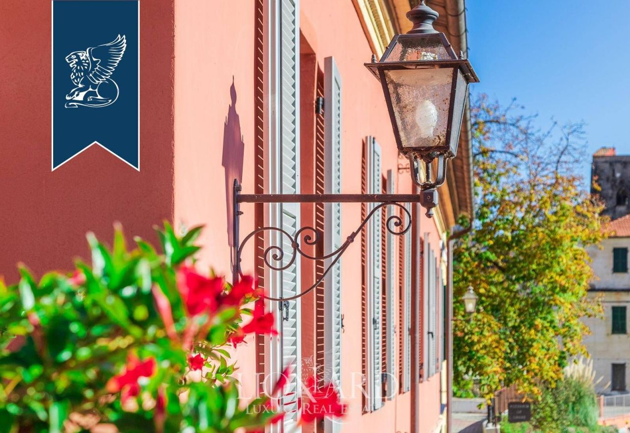 Отель, гостиница в Империи, Италия, 1 000 м² - фото 12