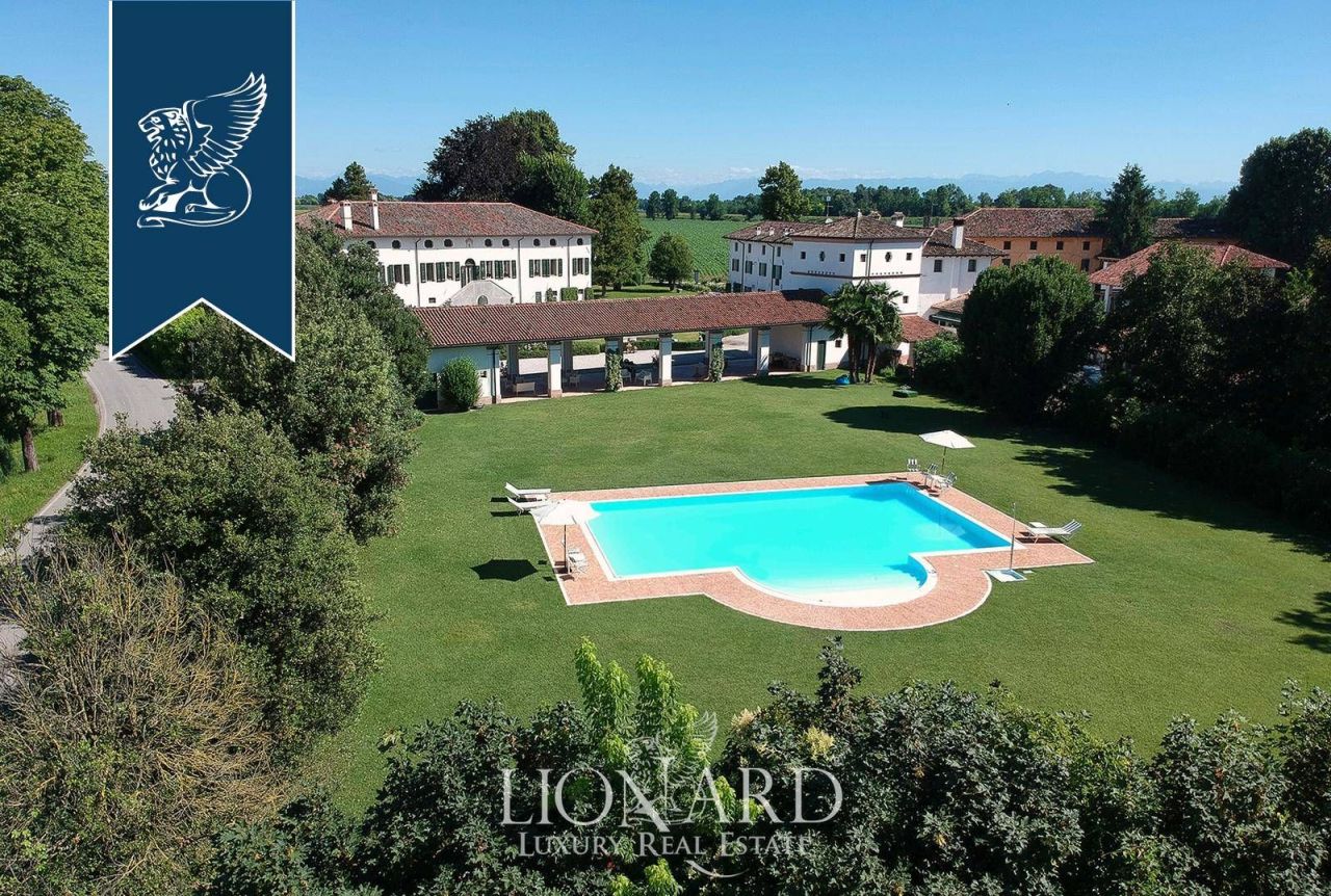 Вилла в Порденоне, Италия, 6 600 м² - фото 12