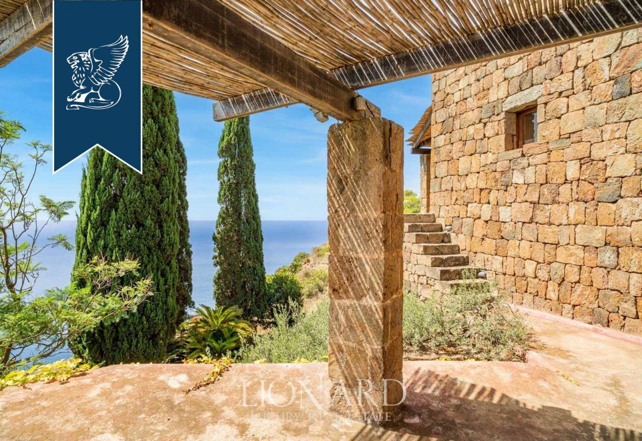 Вилла на о-ве Пантеллерия, Италия, 500 м² - фото 12