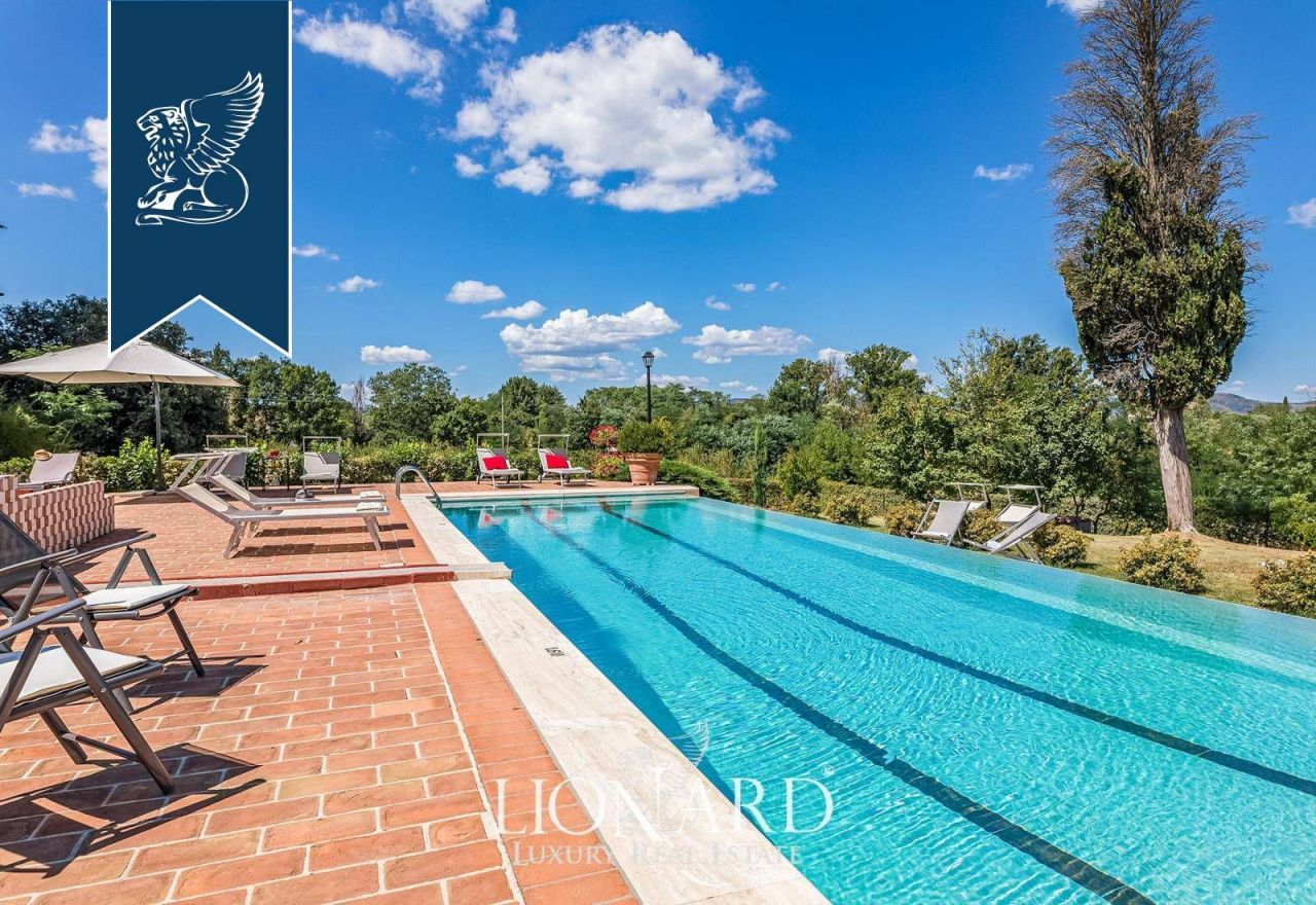 Вилла в Ареццо, Италия, 1 200 м² - фото 12