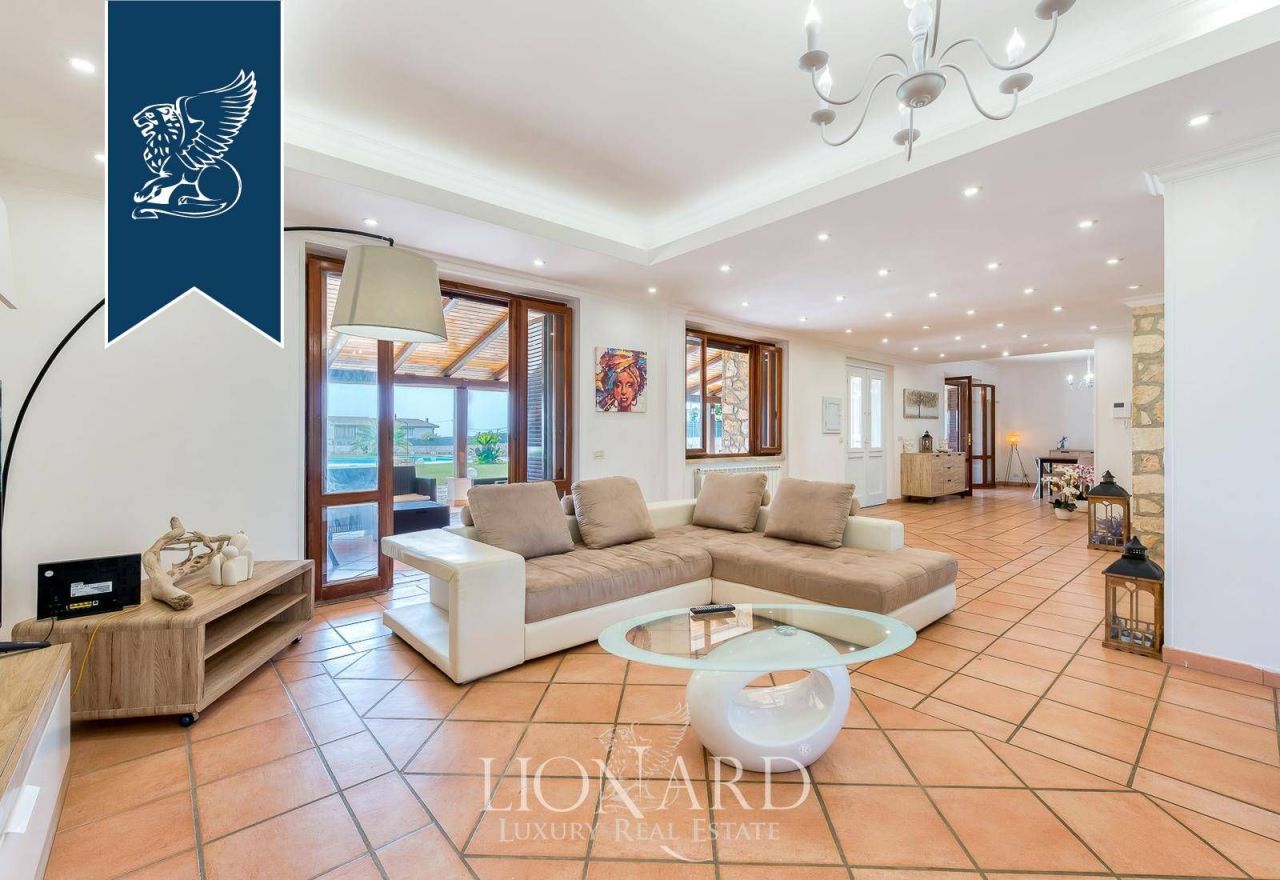 Вилла в Сан-Феличе-Чирчео, Италия, 600 м² - фото 12