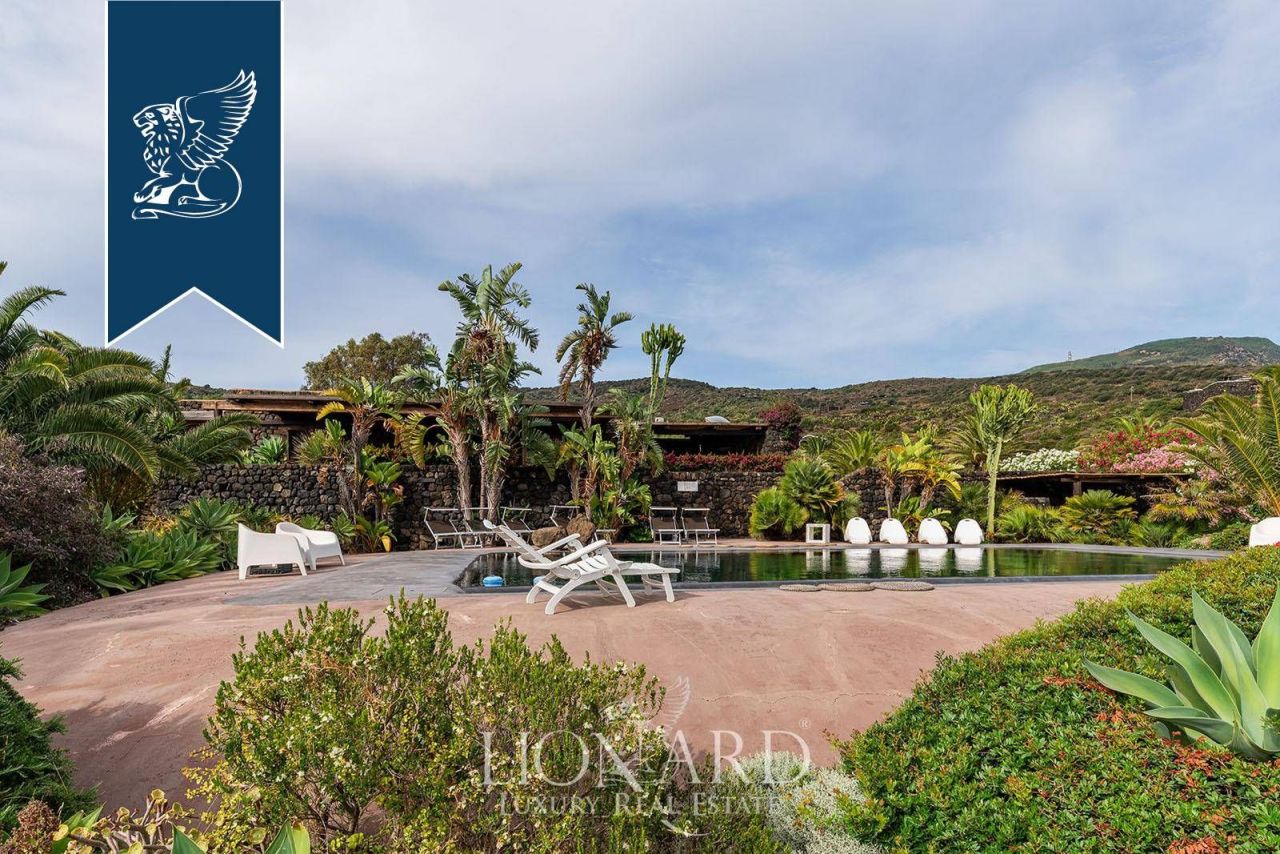 Вилла на о-ве Пантеллерия, Италия, 200 м² - фото 12