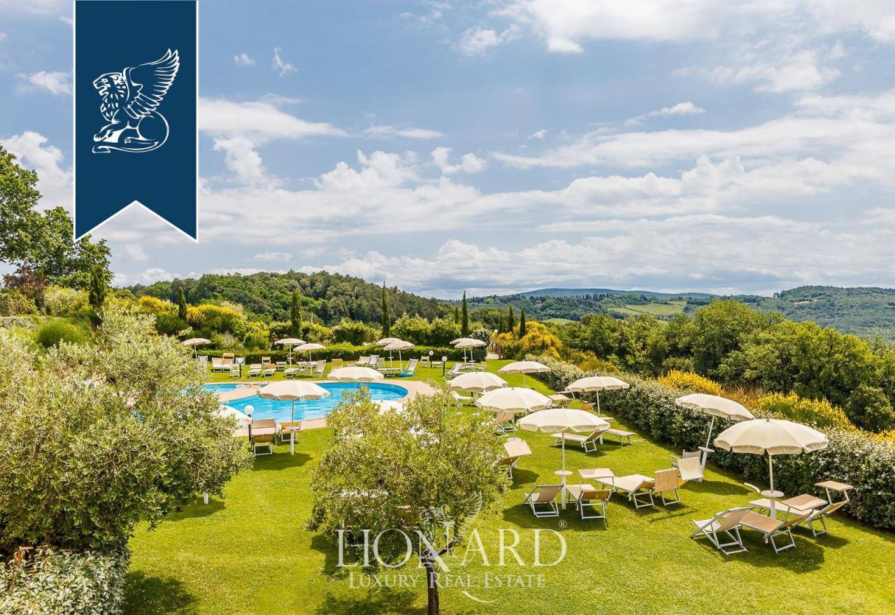 Ферма во Флоренции, Италия, 2 500 м² - фото 12