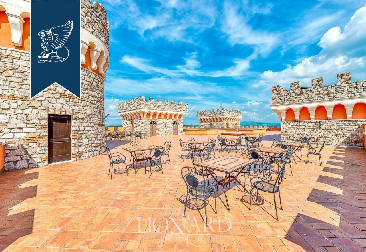 Замок в Авеллино, Италия, 6 000 м² - фото 12