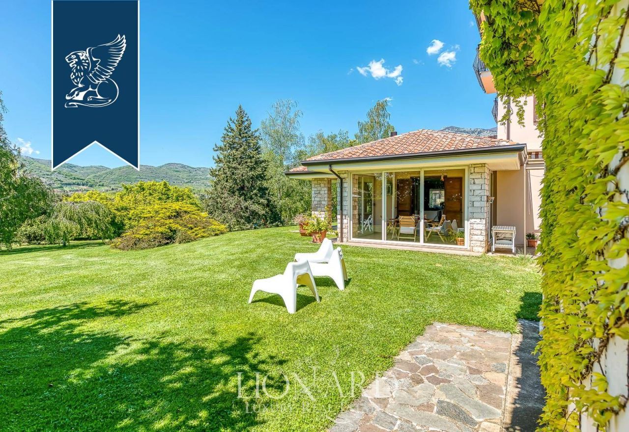 Ферма в Фрозиноне, Италия, 2 000 м² - фото 12