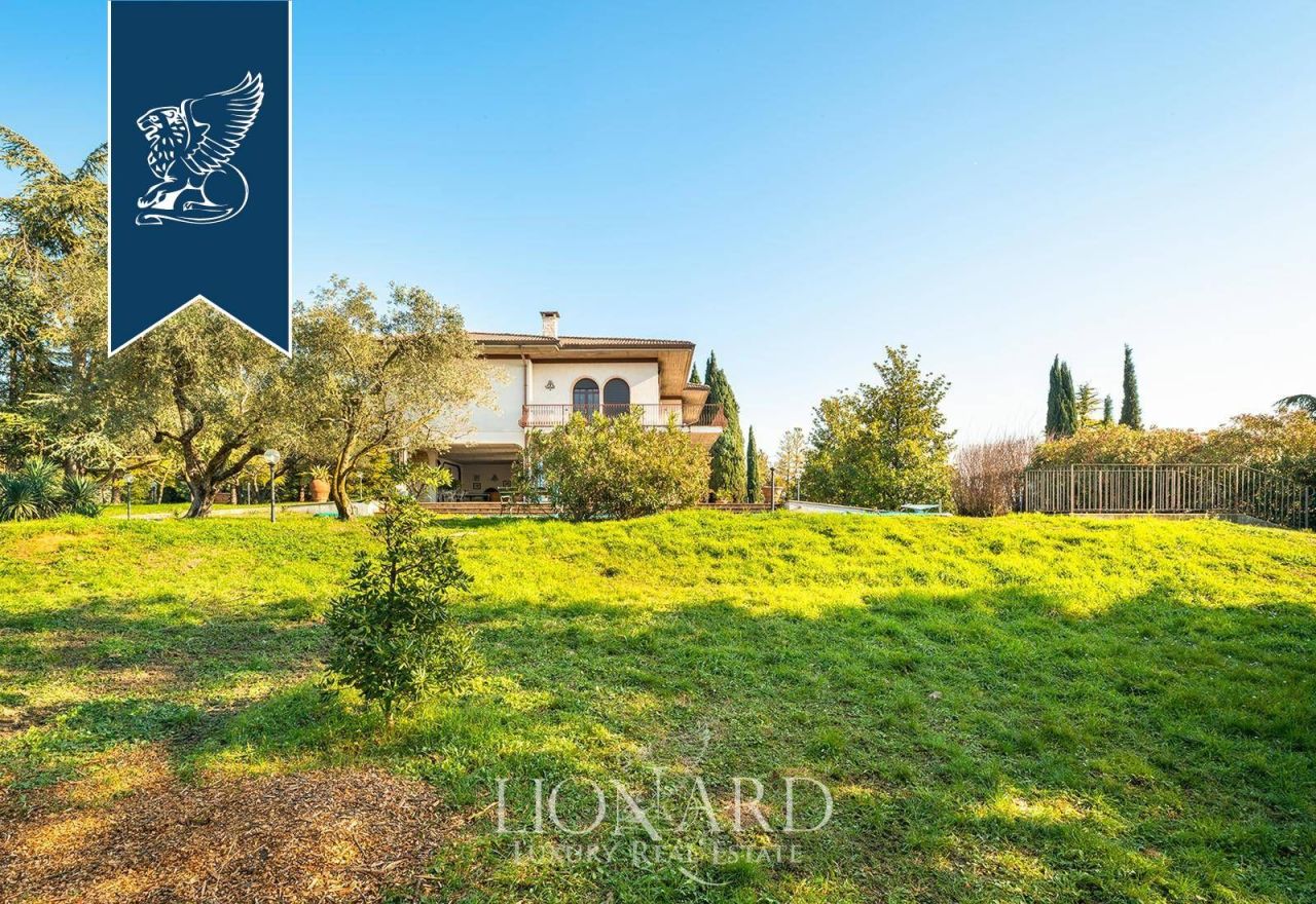 Вилла в Вероне, Италия, 1 270 м² - фото 11