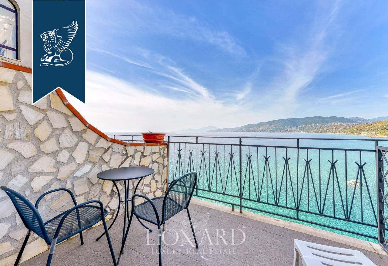 Отель, гостиница в Салерно, Италия, 1 000 м² - фото 11