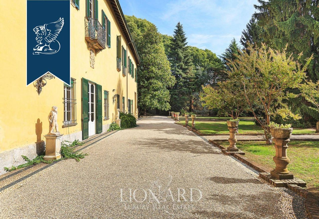 Вилла в Милане, Италия, 2 500 м² - фото 11