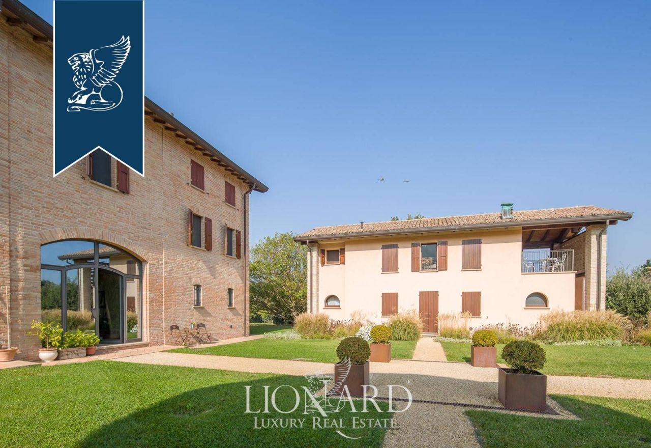 Вилла в Реджо-Эмилии, Италия, 800 м² - фото 11