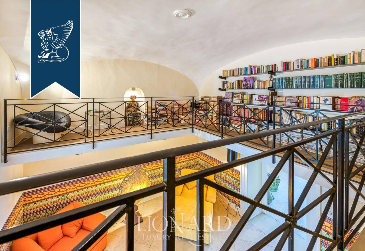 Отель, гостиница в Неаполе, Италия, 650 м² - фото 11