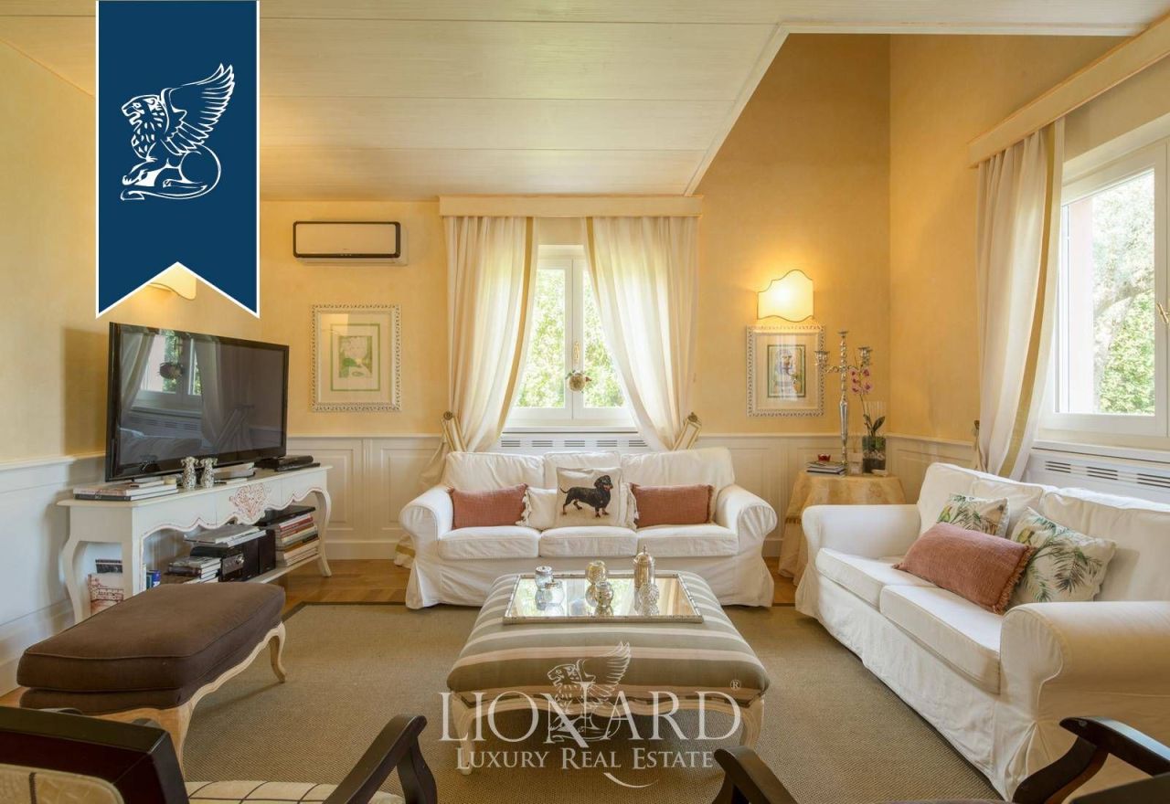 Вилла в Пьетрасанте, Италия, 550 м² - фото 11