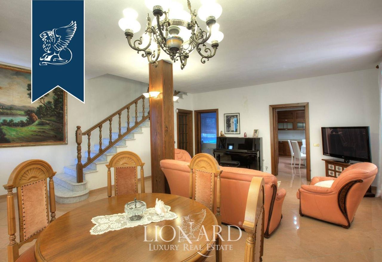 Ферма в Павии, Италия, 580 м² - фото 11