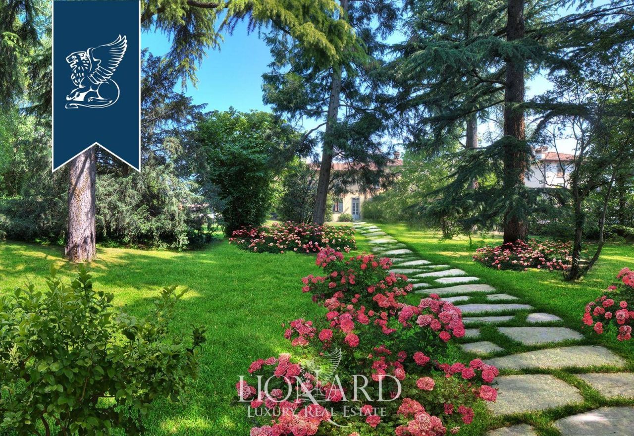 Вилла в Брешии, Италия, 3 000 м² - фото 11