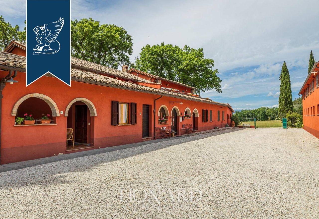 Ферма в Сполето, Италия, 1 064 м² - фото 13