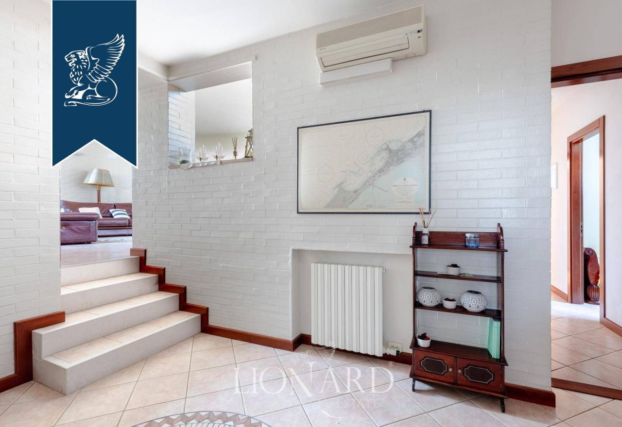 Вилла в Венеции, Италия, 215 м² - фото 13