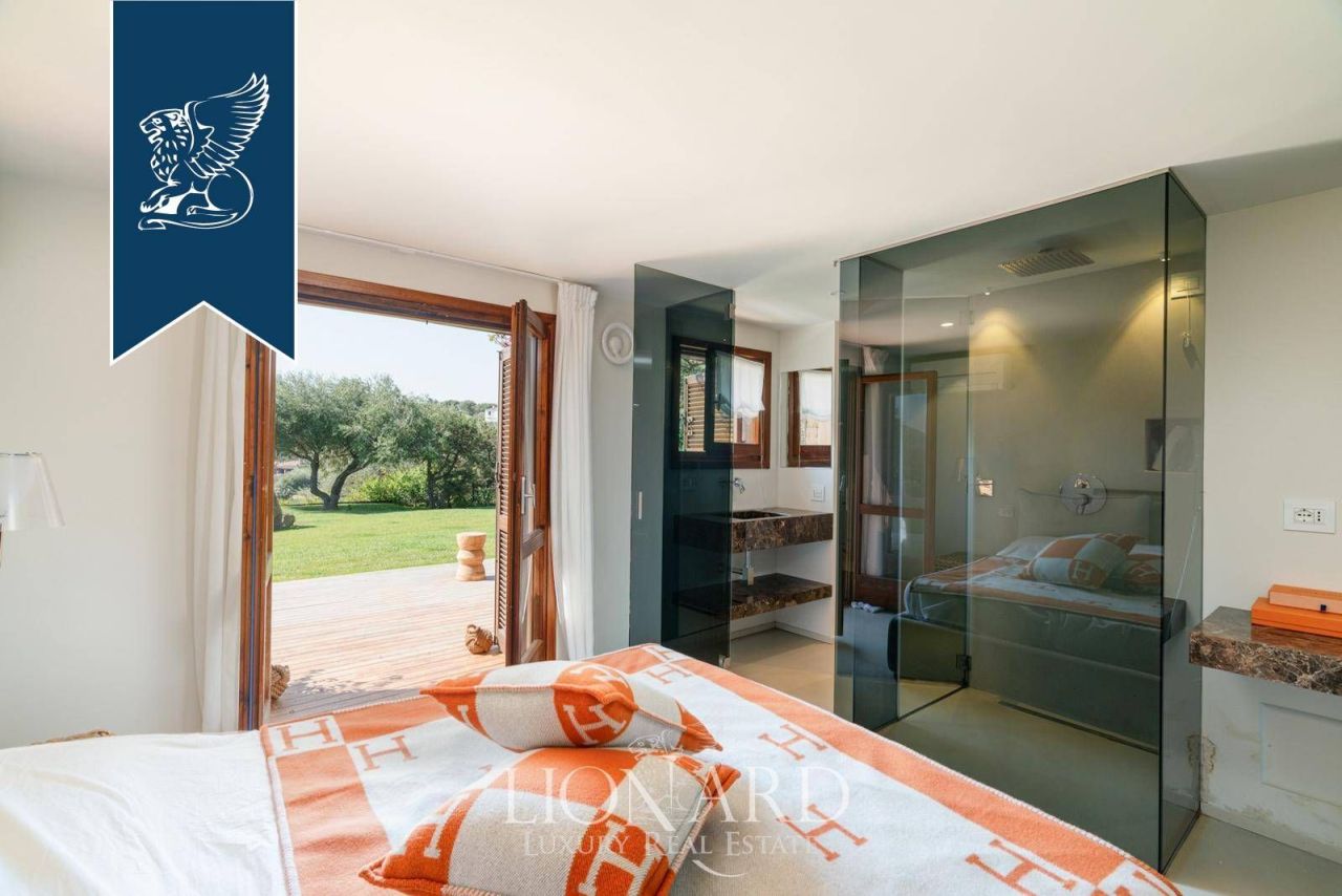 Вилла в Ольбии, Италия, 340 м² - фото 13