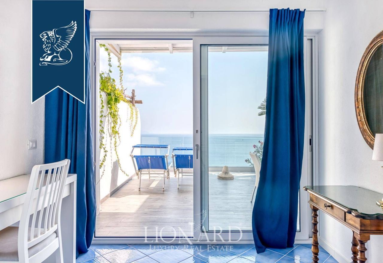 Отель, гостиница в Неаполе, Италия, 400 м² - фото 13