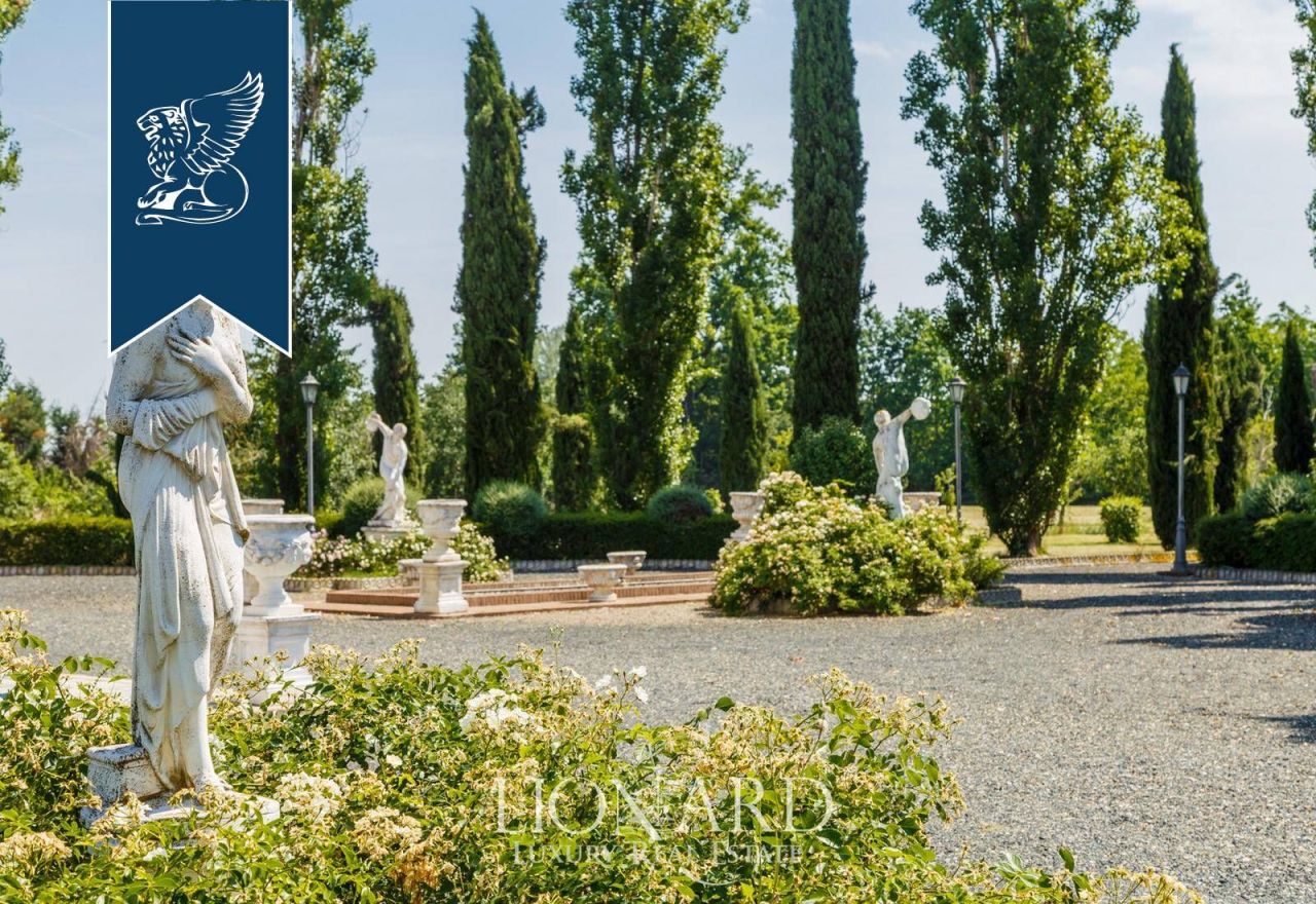 Вилла в Реджо-Эмилии, Италия, 800 м² - фото 13