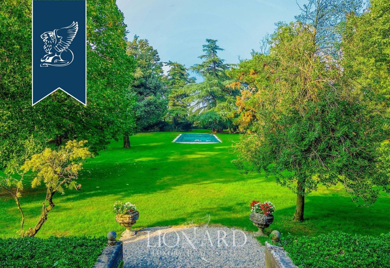 Вилла в Кремоне, Италия, 2 200 м² - фото 13