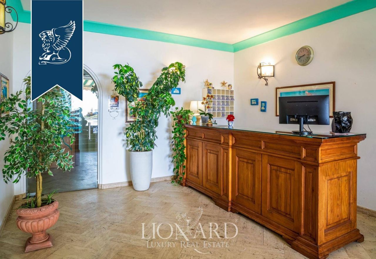 Отель, гостиница на Липари, Италия, 1 200 м² - фото 13