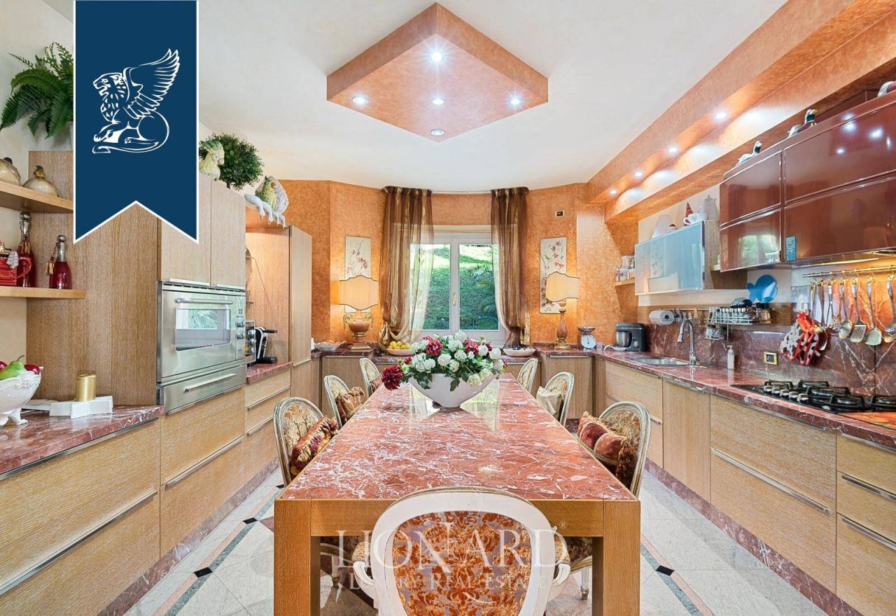 Вилла в Карраре, Италия, 1 500 м² - фото 13