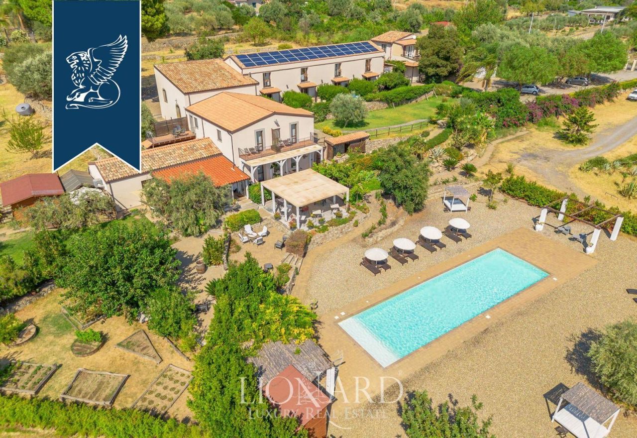 Ферма в Катании, Италия, 897 м² - фото 13