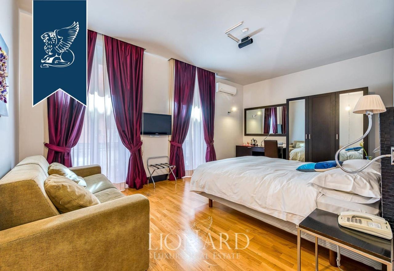 Отель, гостиница в Неаполе, Италия, 600 м² - фото 13