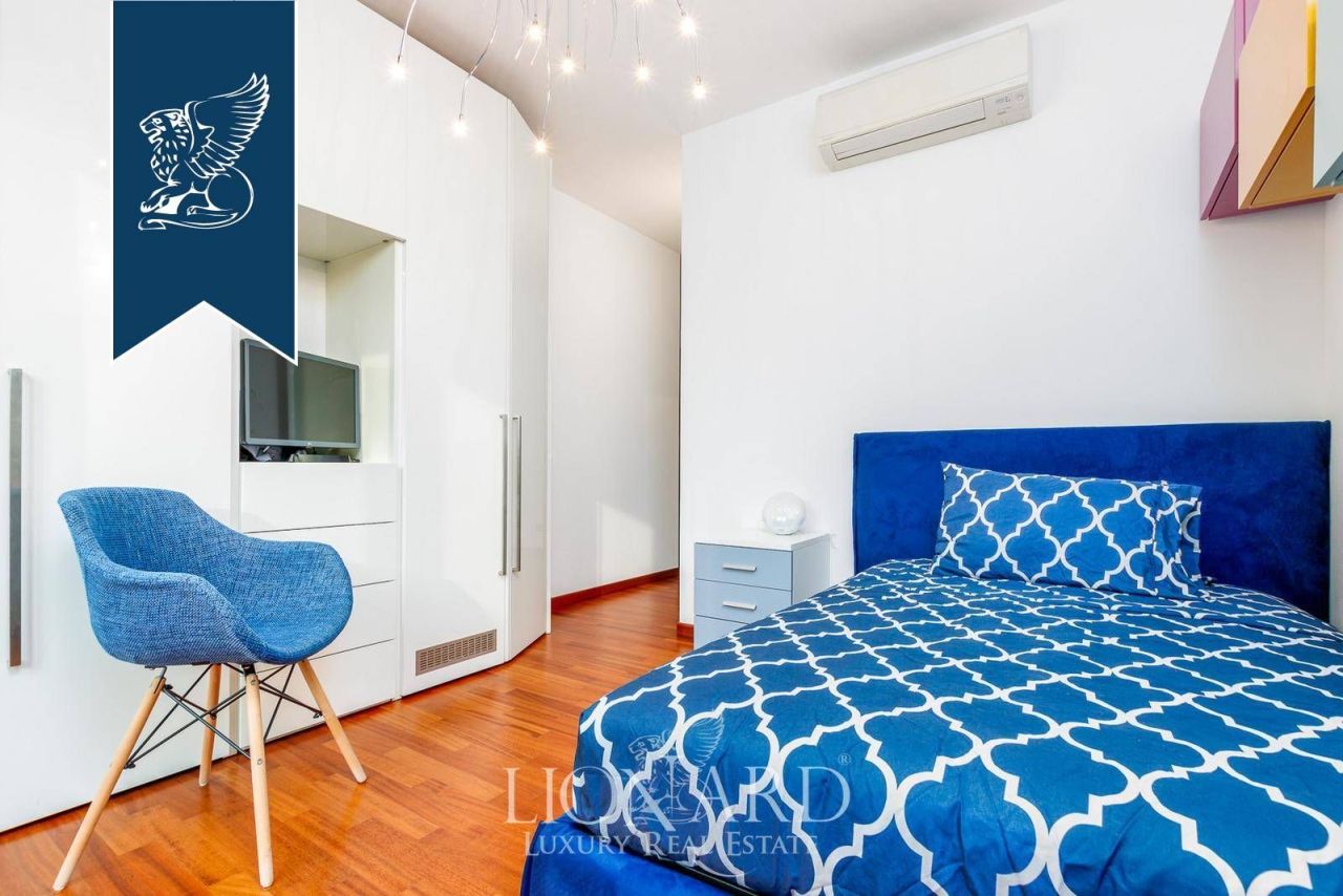 Апартаменты в Бергамо, Италия, 200 м² - фото 13