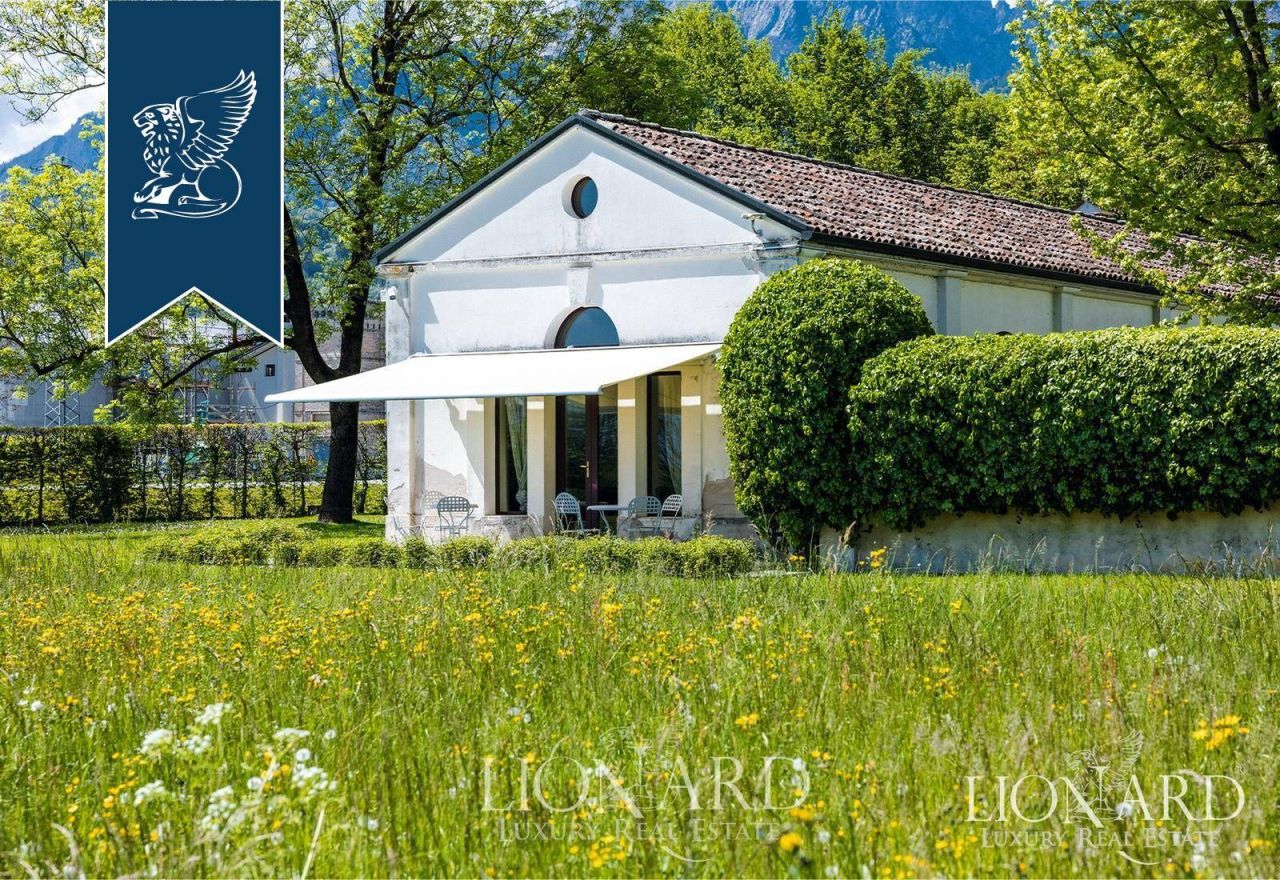 Вилла в Беллуно, Италия, 2 500 м² - фото 13