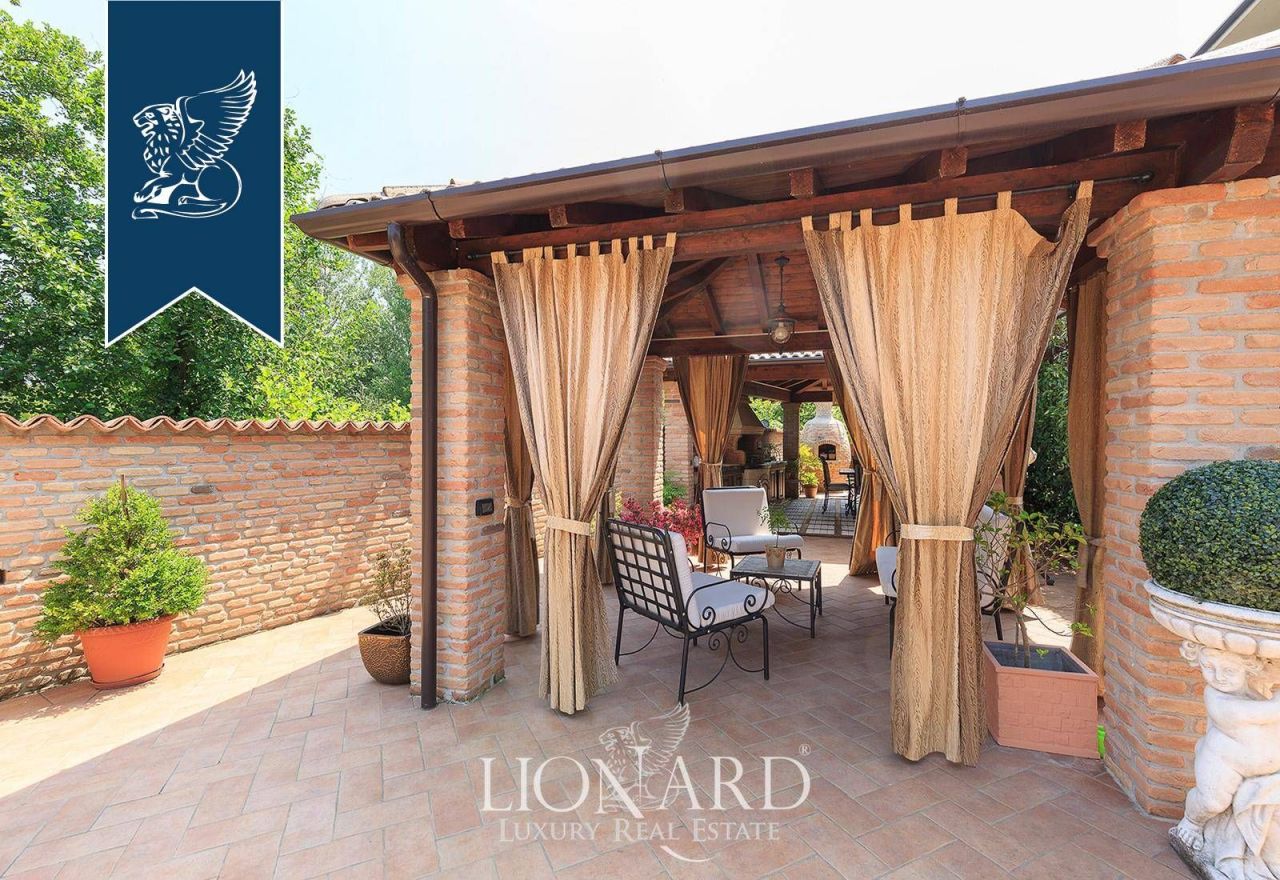 Вилла в Павии, Италия, 400 м² - фото 13