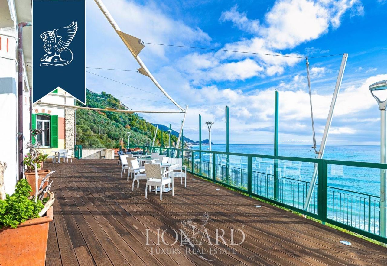 Вилла в Савоне, Италия, 4 280 м² - фото 13