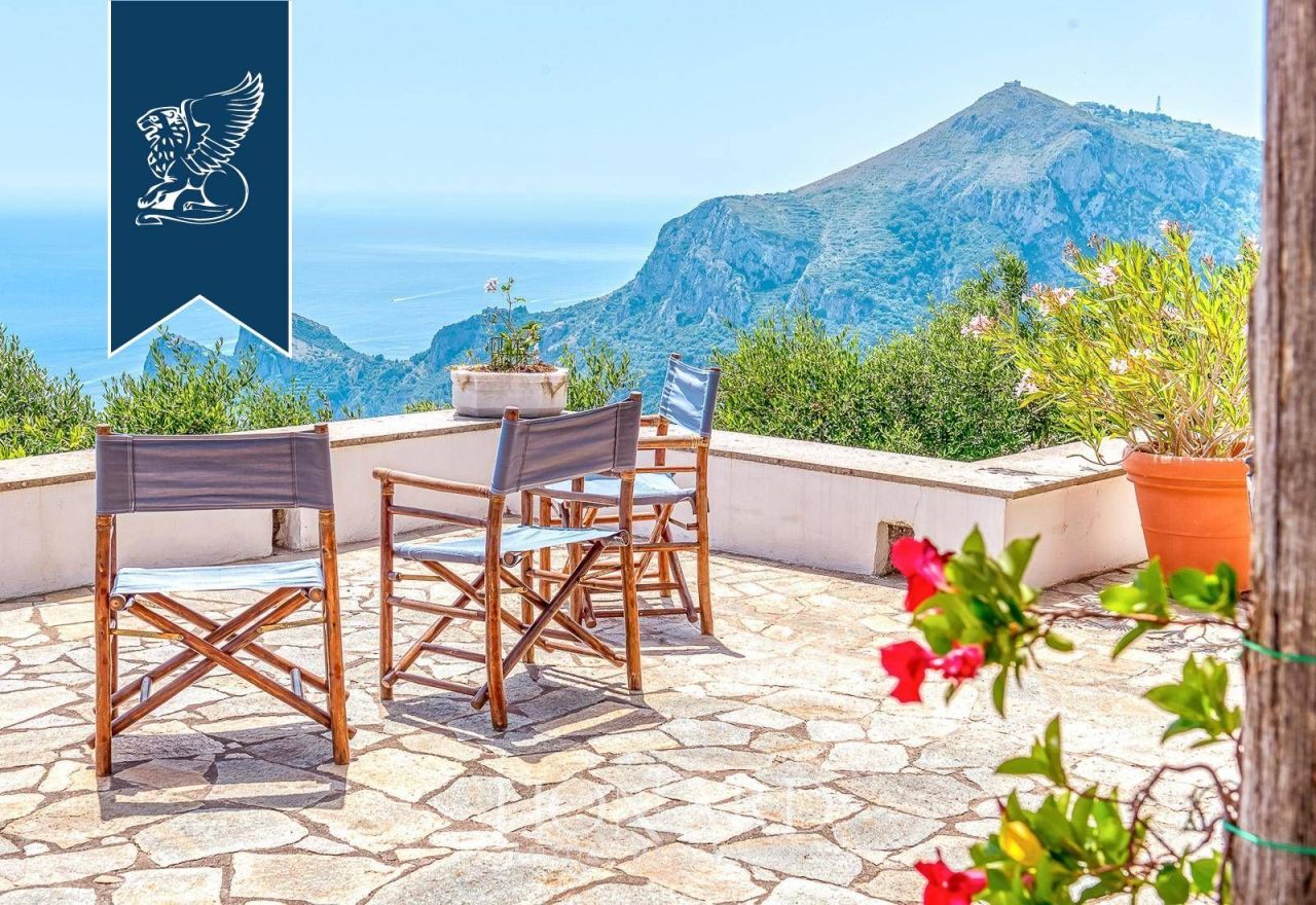 Вилла в Неаполе, Италия, 360 м² - фото 13