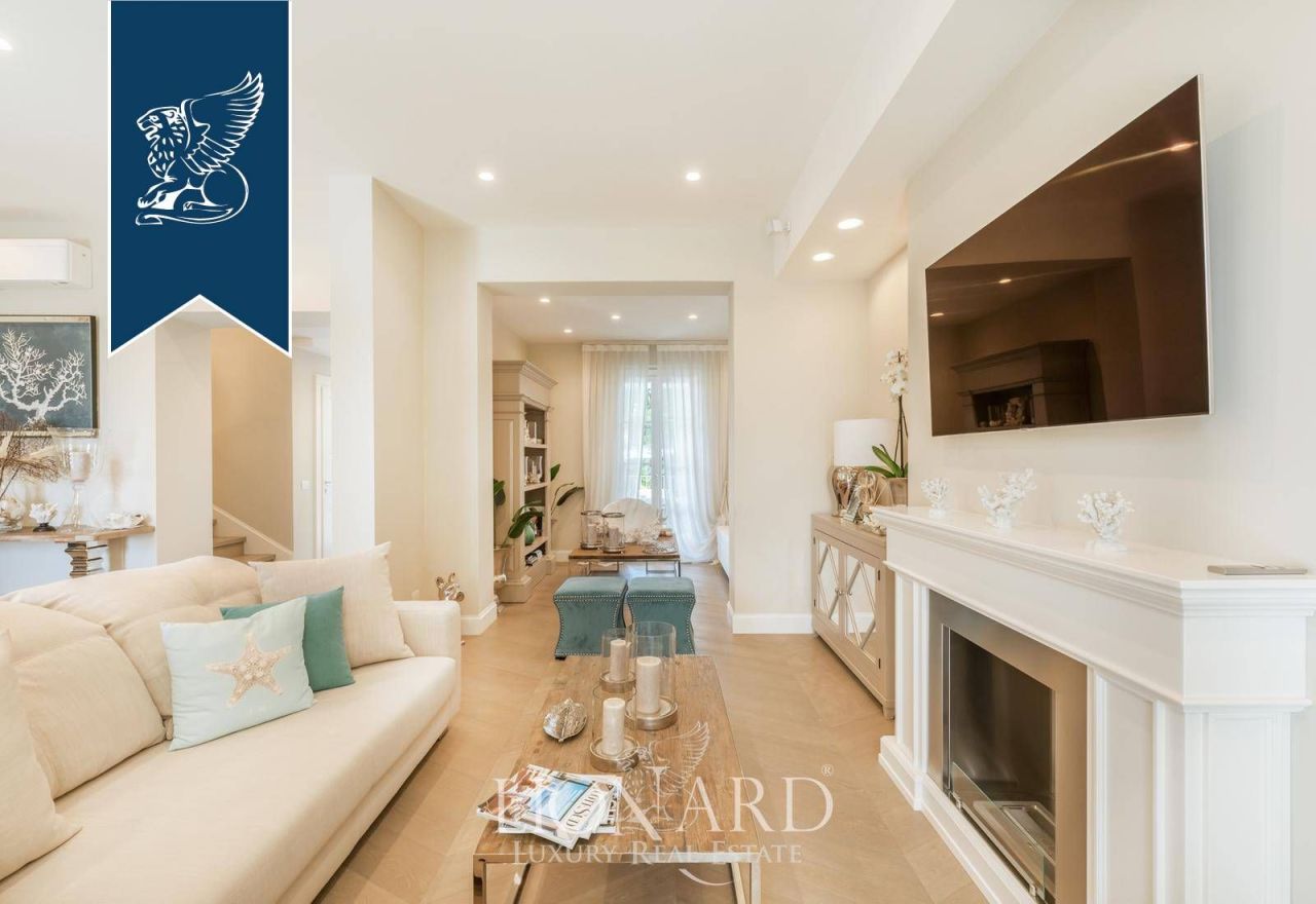 Вилла в Пьетрасанте, Италия, 350 м² - фото 13