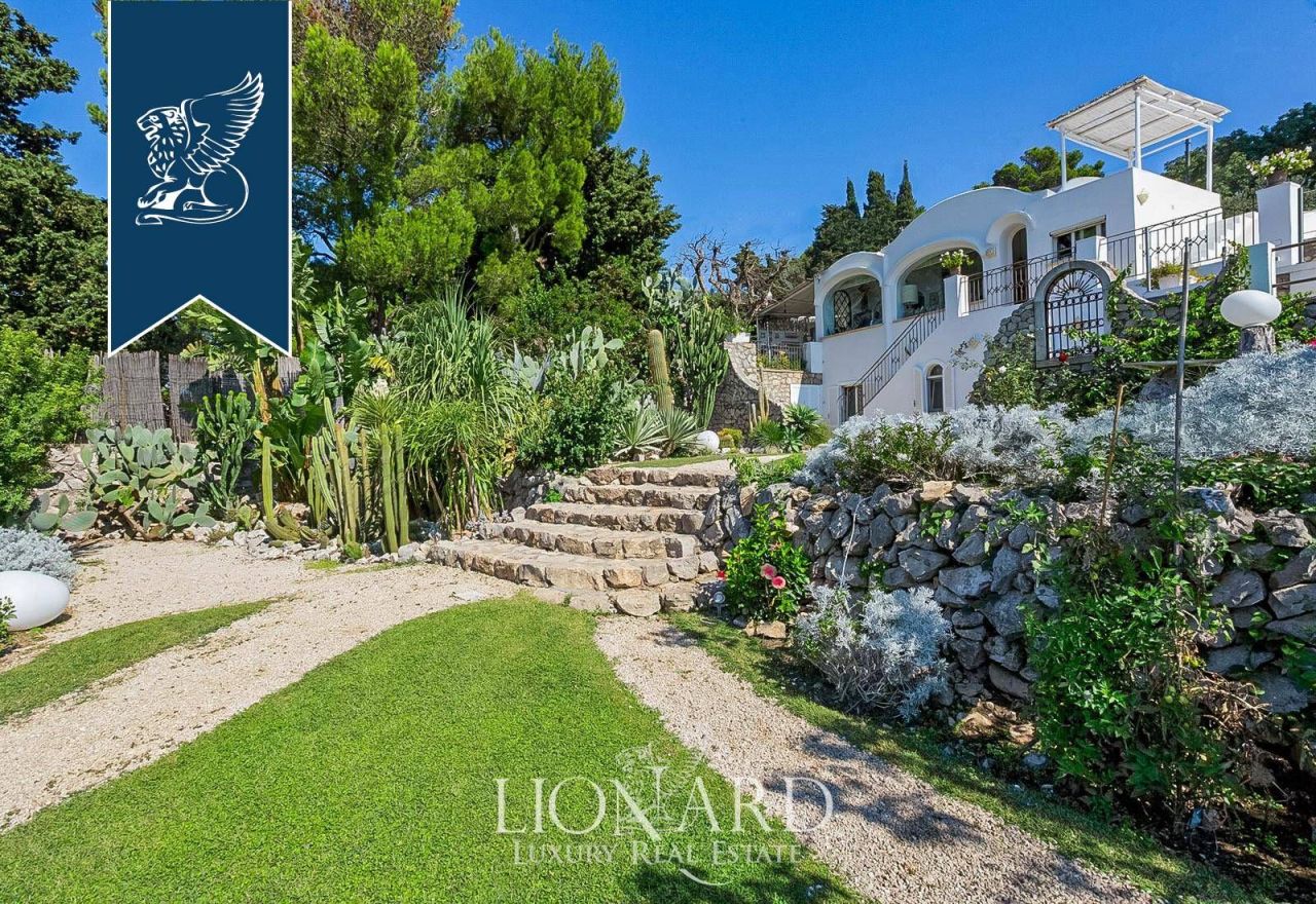 Вилла в Неаполе, Италия, 300 м² - фото 13