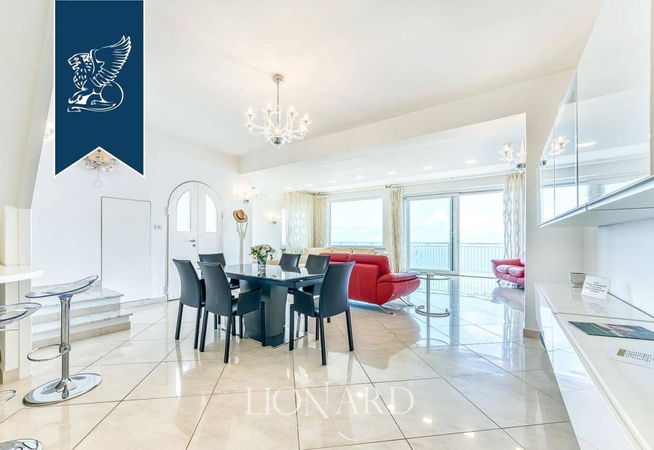 Вилла в Неаполе, Италия, 430 м² - фото 13