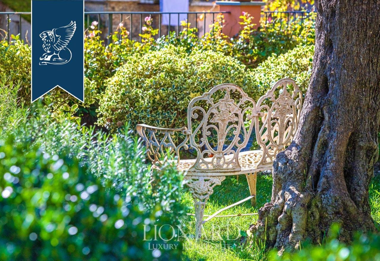 Отель, гостиница в Империи, Италия, 1 000 м² - фото 13