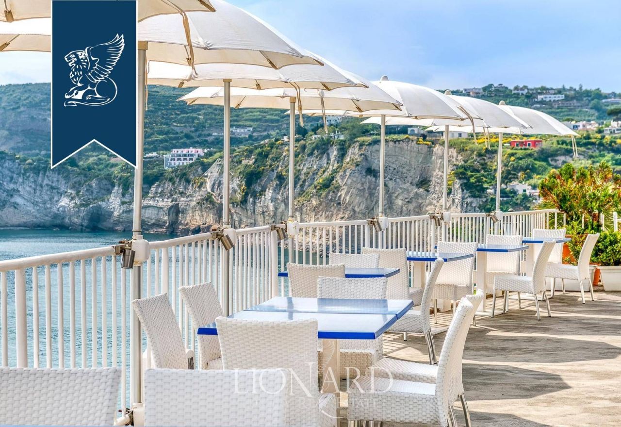 Отель, гостиница в Неаполе, Италия, 1 200 м² - фото 13