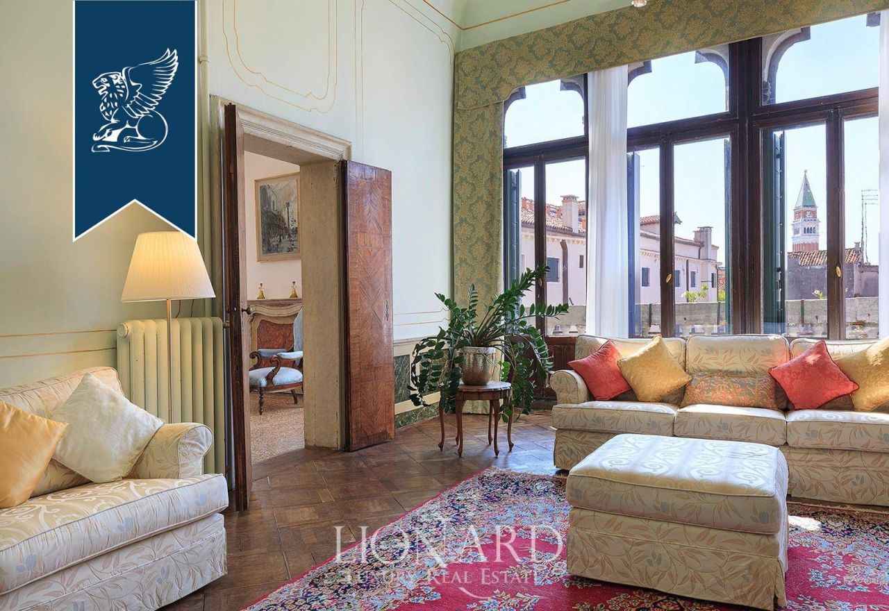 Дом в Венеции, Италия, 2 500 м² - фото 13