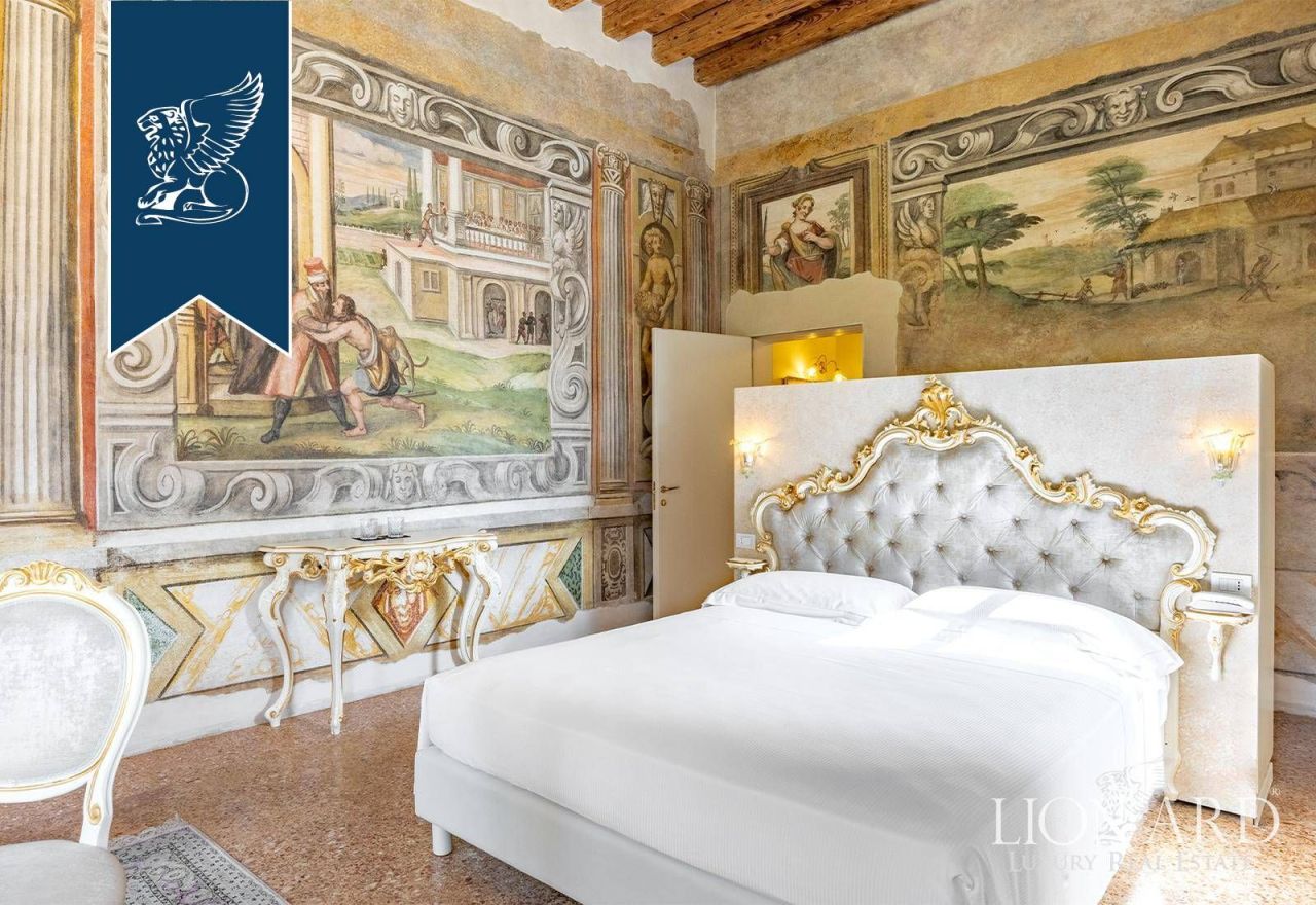 Вилла в Венеции, Италия, 1 600 м² - фото 13