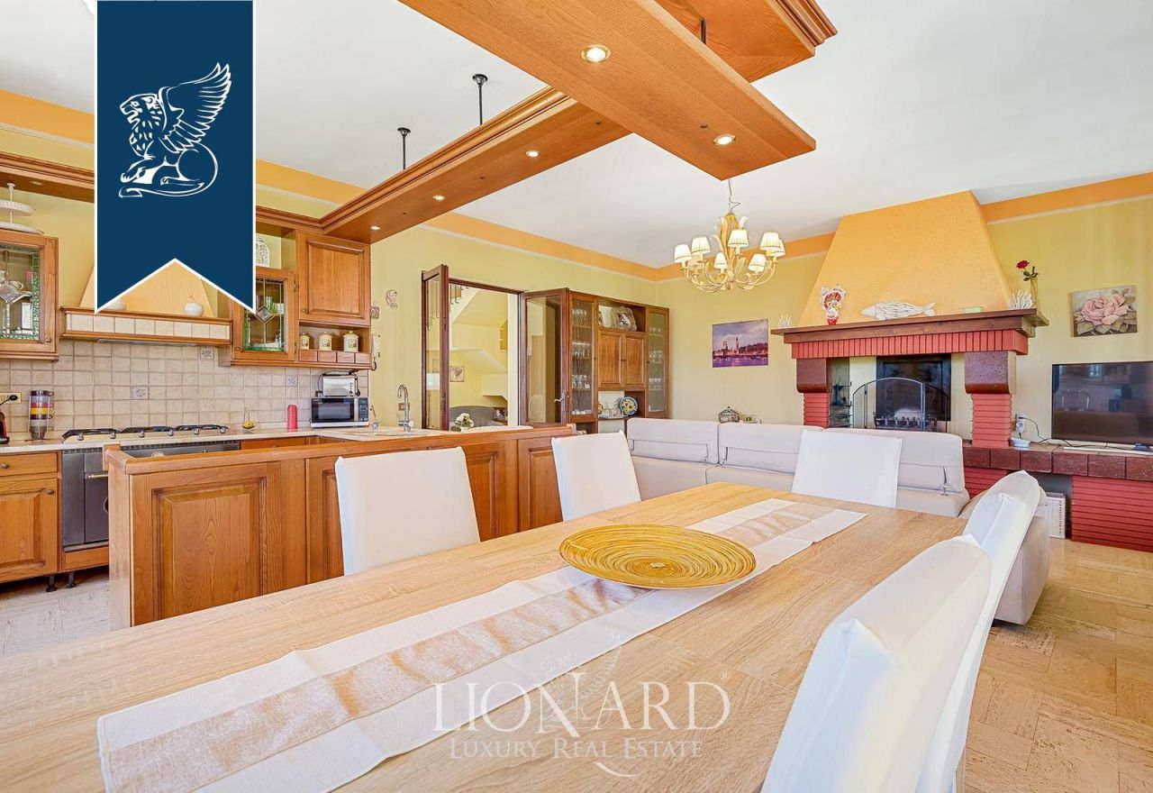 Вилла в Пьетрасанте, Италия, 420 м² - фото 13