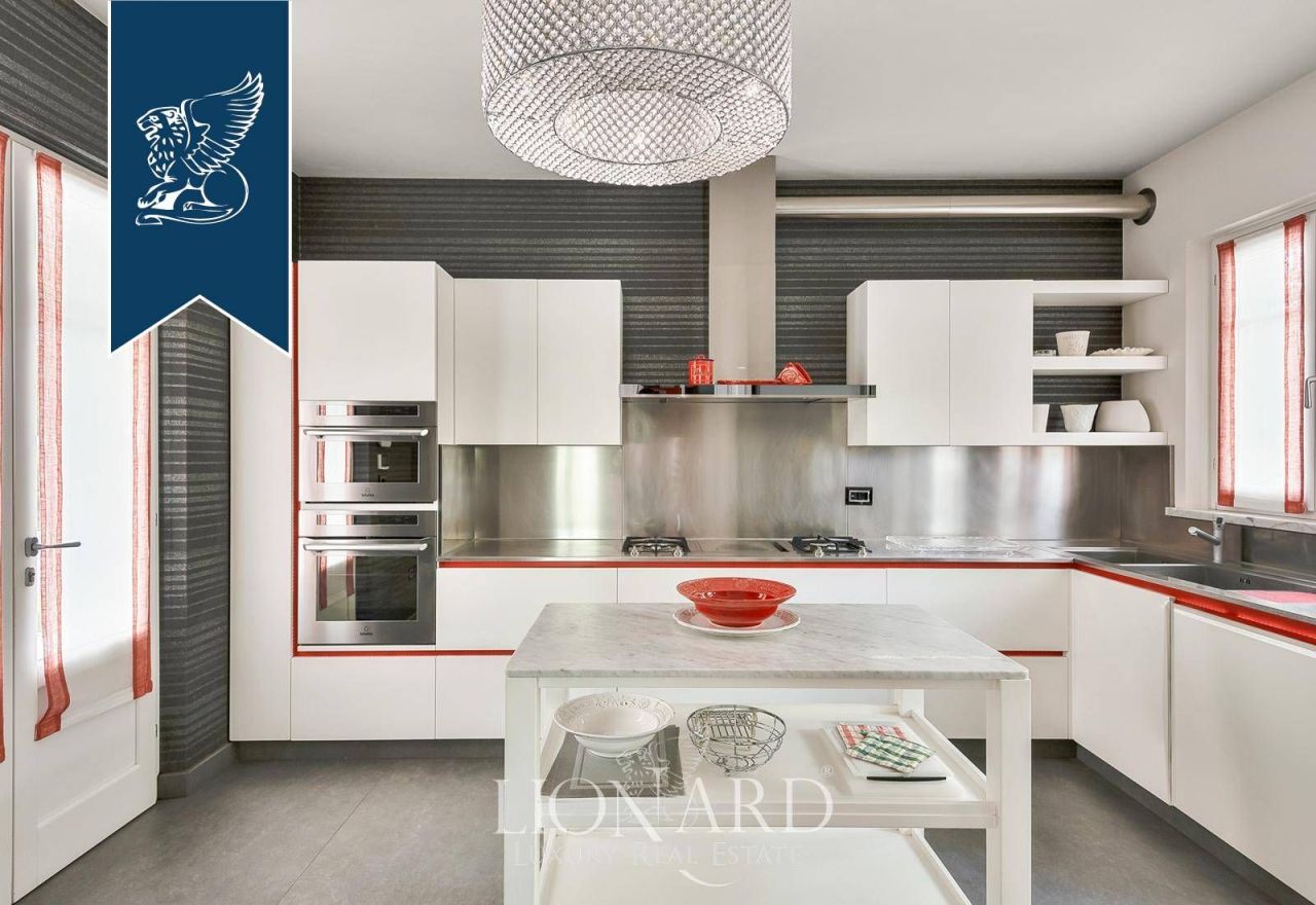 Вилла в Форте деи Марми, Италия, 265 м² - фото 13