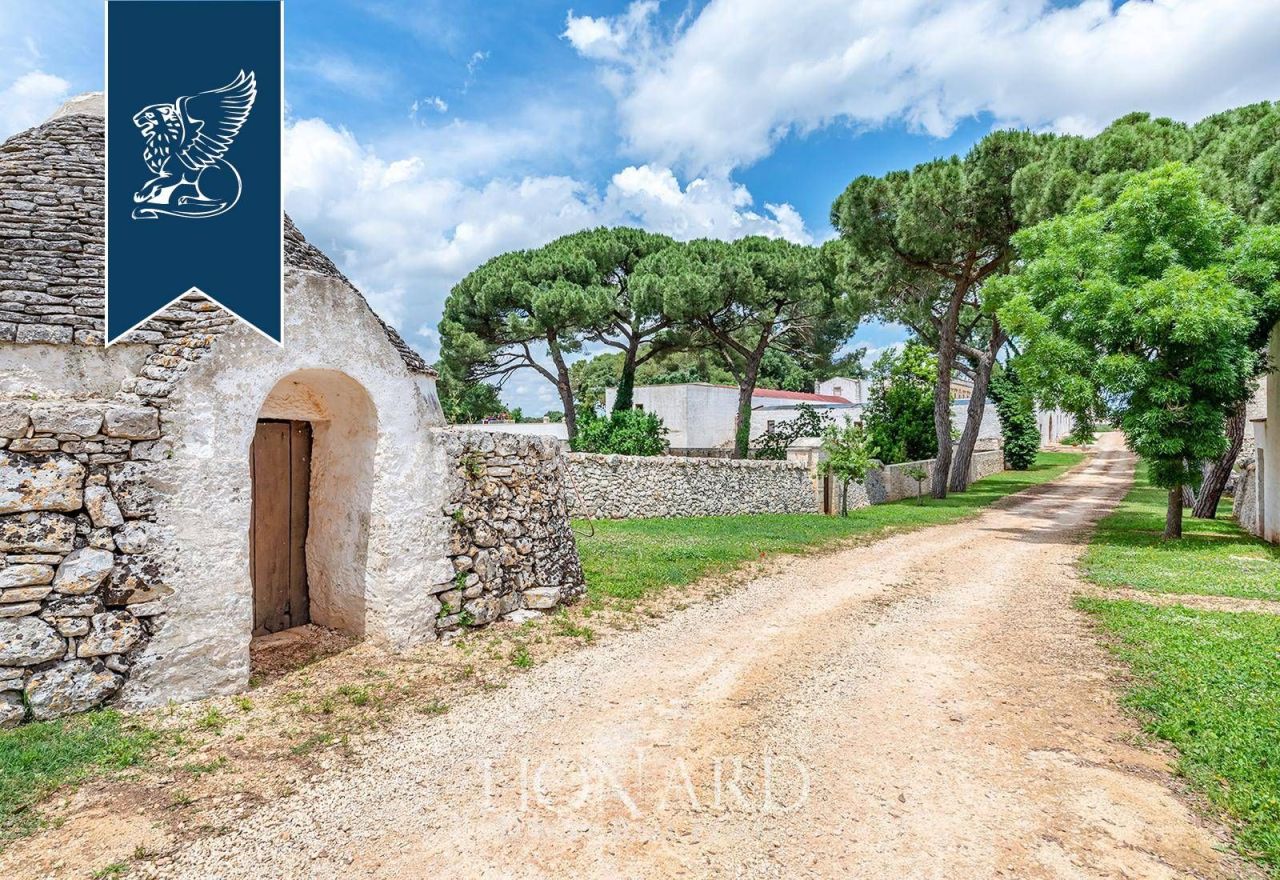 Вилла в Таранто, Италия, 3 850 м² - фото 13