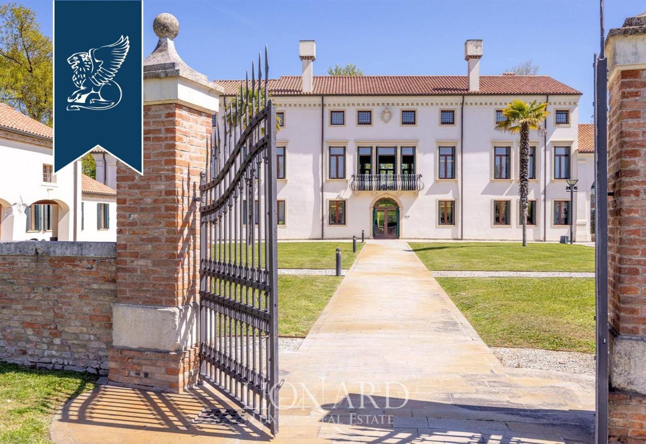 Вилла в Падуе, Италия, 3 200 м² - фото 13