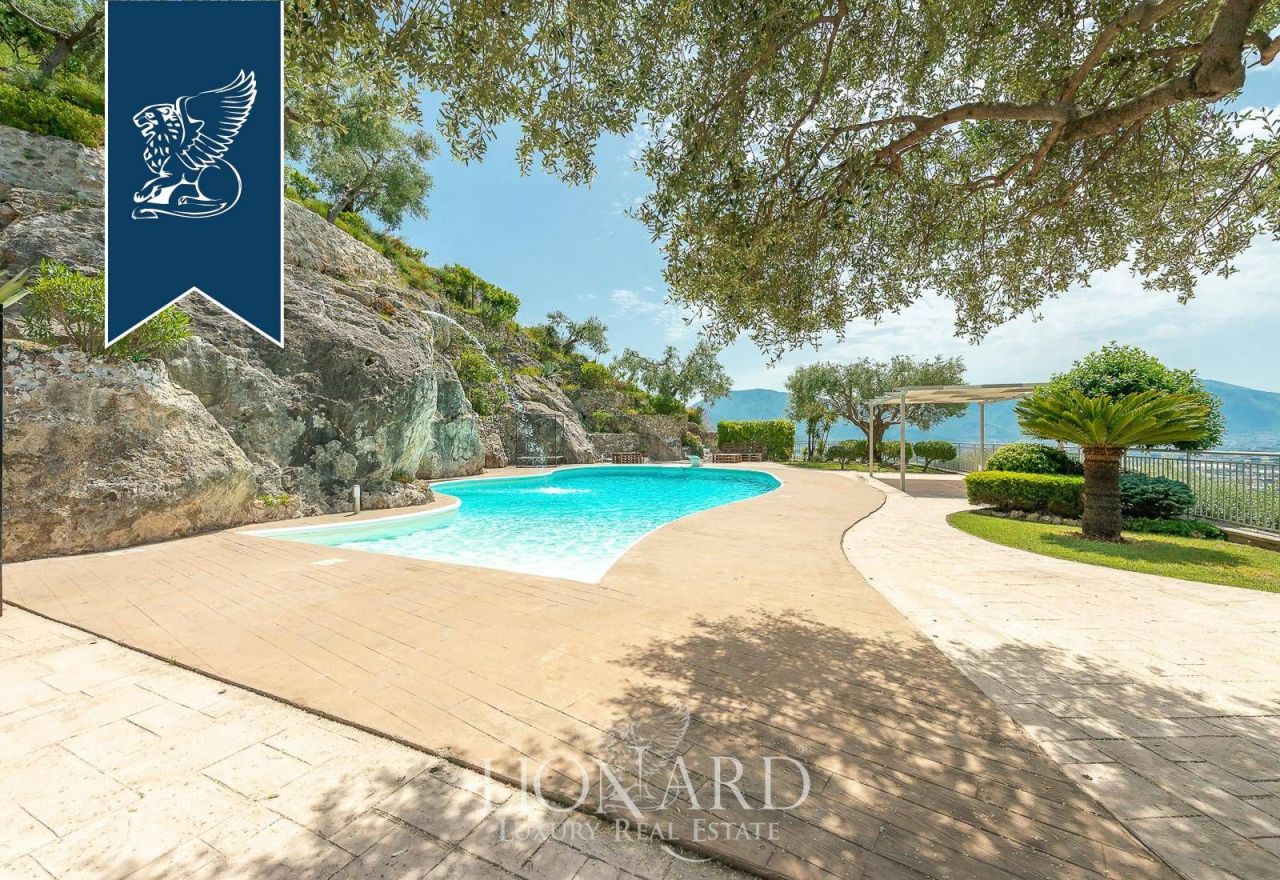 Вилла в Салерно, Италия, 1 850 м² - фото 12