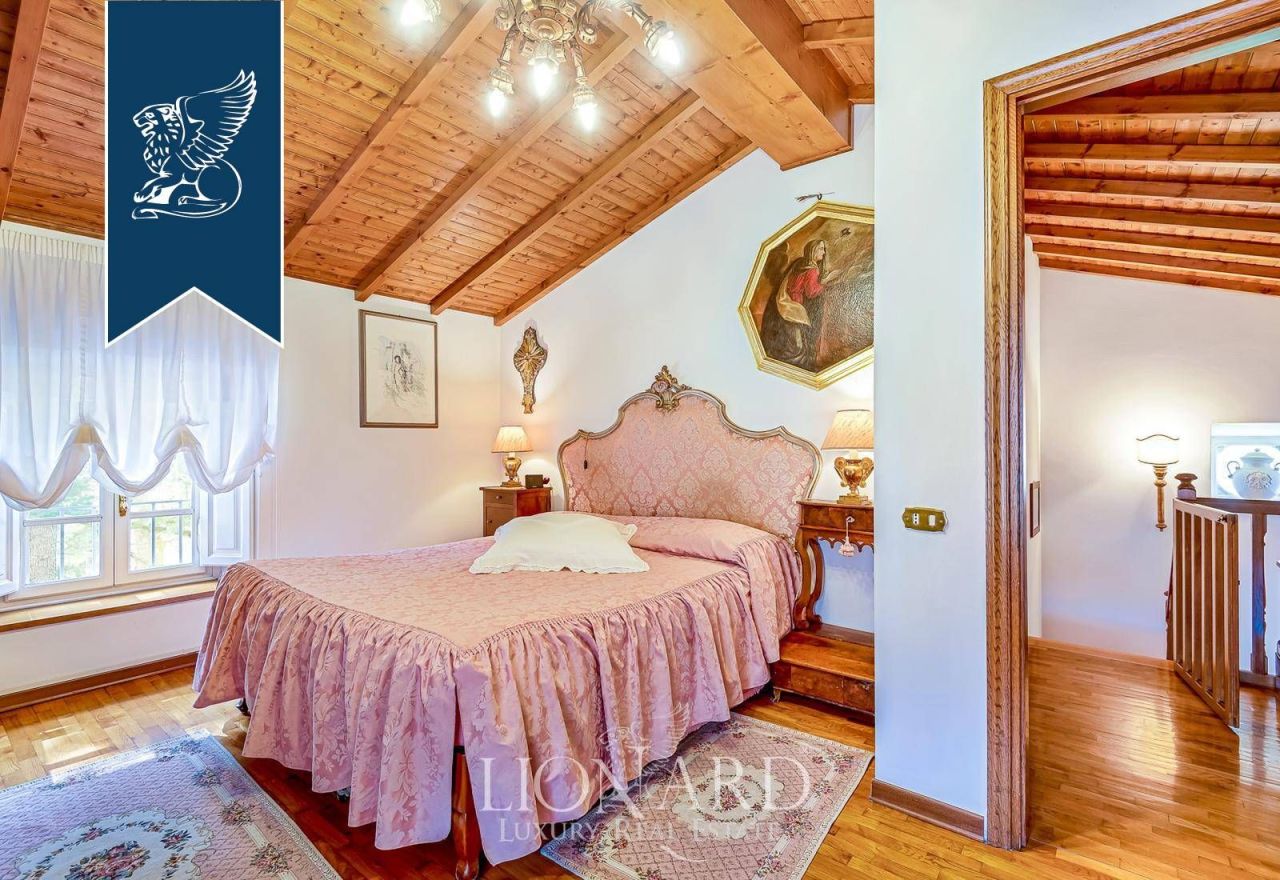 Вилла в Лукке, Италия, 800 м² - фото 12